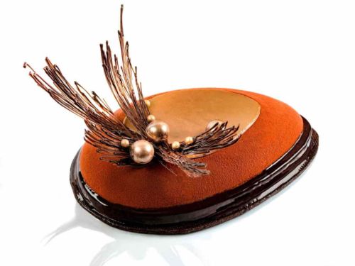 Very very chocolate, with a hint of combava, a small citrus fruit that looks like a bumpy lime!